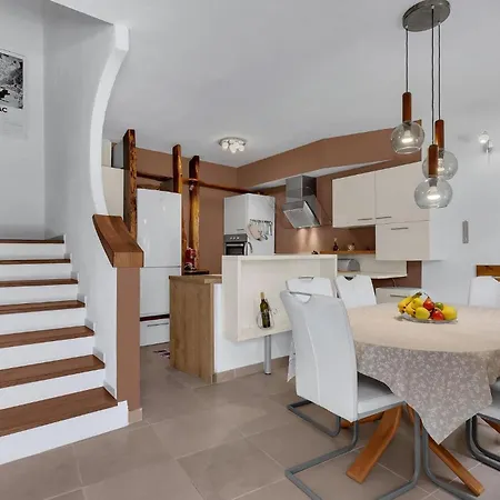 Beautiful In Sutivan