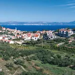 Stunning In Sutivan
